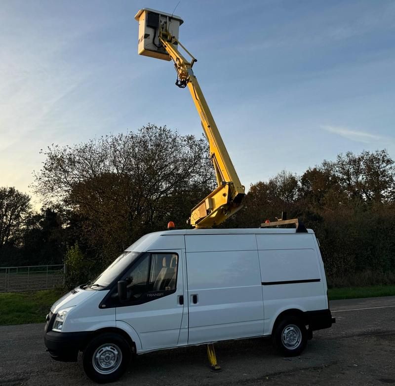Usado Ford Transit 115 HP (84 kW) 2007 Branco Van