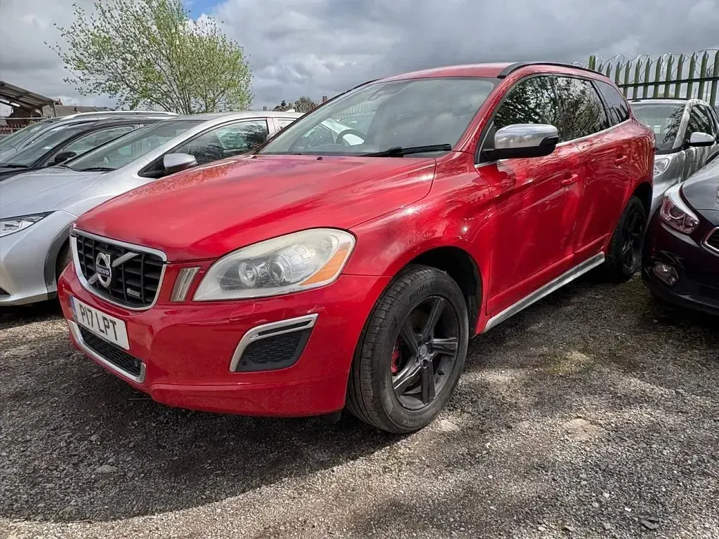 Used Volvo XC60 R-Design 205 HP (150 kW) 2010 Red SUV