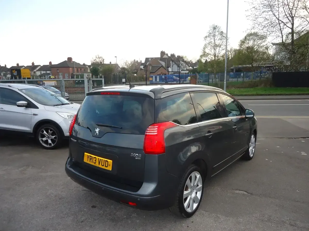 Used Peugeot 5008 Allure 115 HP (84 kW) 2013 Grey MPV