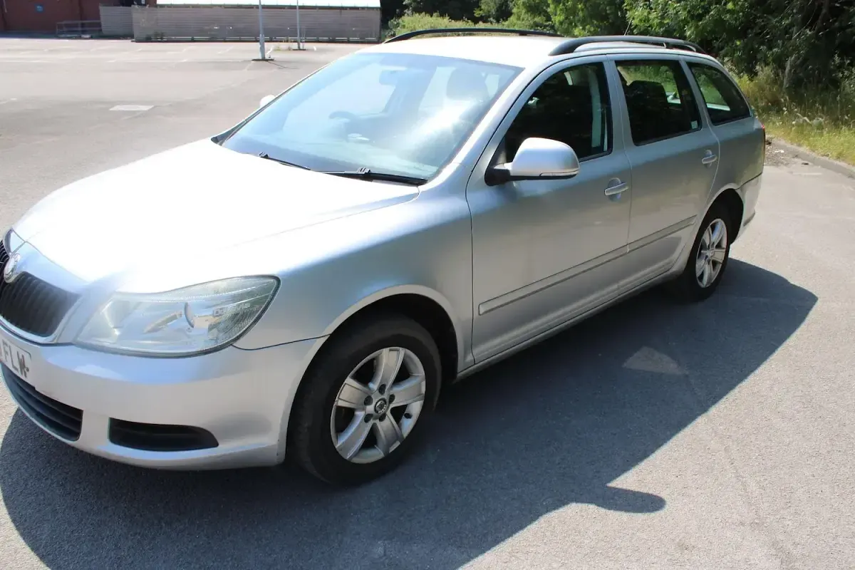 Used Skoda Octavia SE 2009 Silver Estate