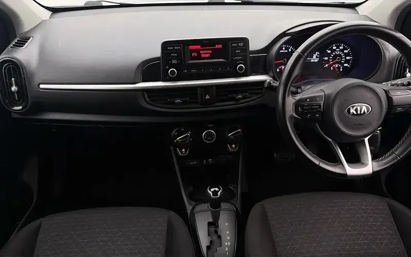 Used Kia Picanto 84 HP (61 kW) 2019 White Hatchback