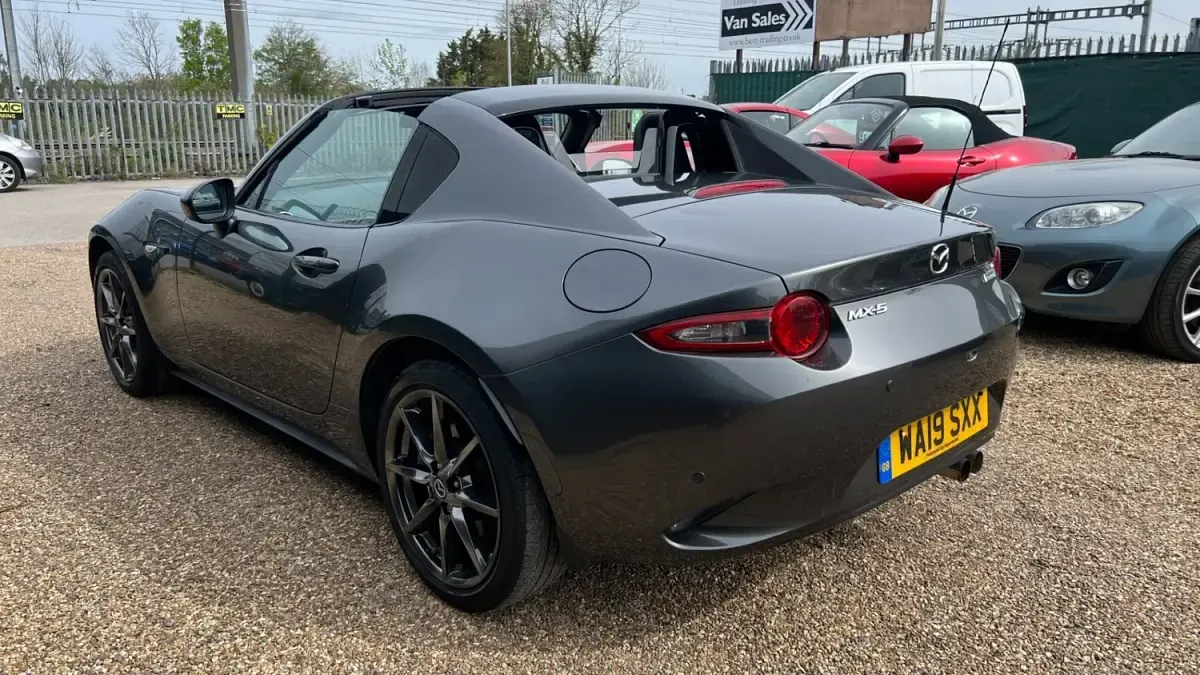 Usado Mazda MX5 Inclusive 184 CV (135 kW) 2019 Gris Descapotable