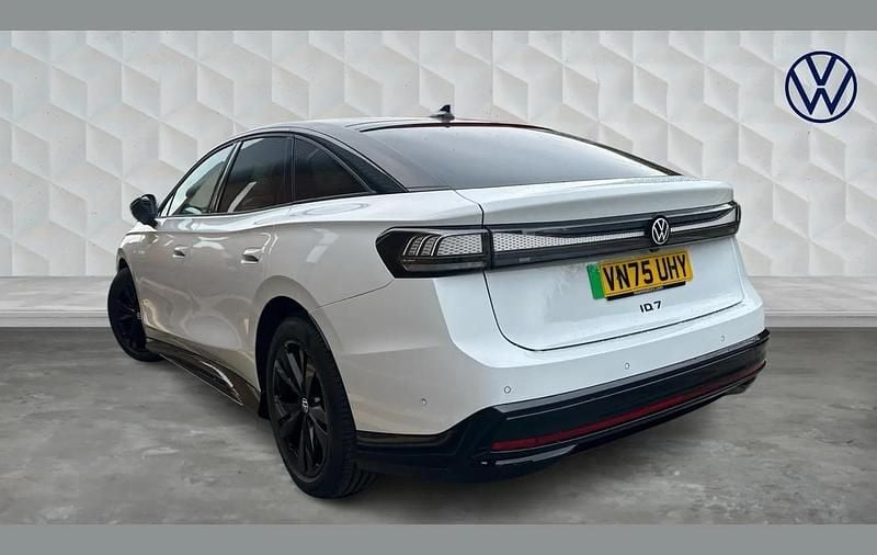 New VW ID.7 Pro 210 kW (286 HP) 2026 Glacier white metallic black Hatchback