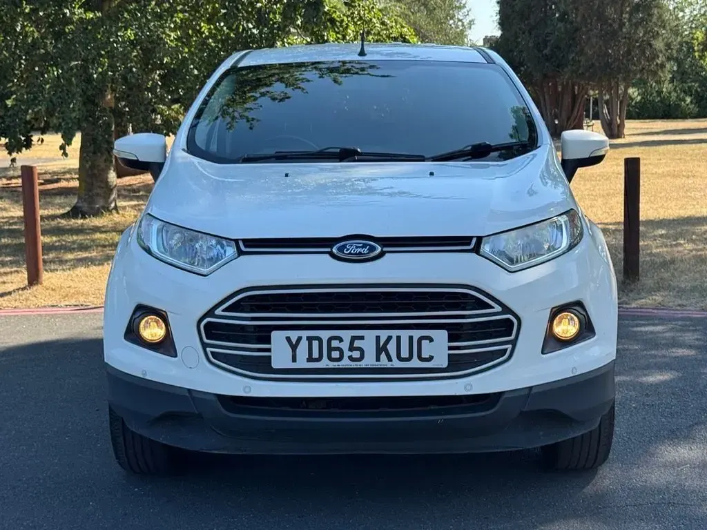 Used Ford Ecosport Zetec 112 HP (82 kW) 2015 White SUV