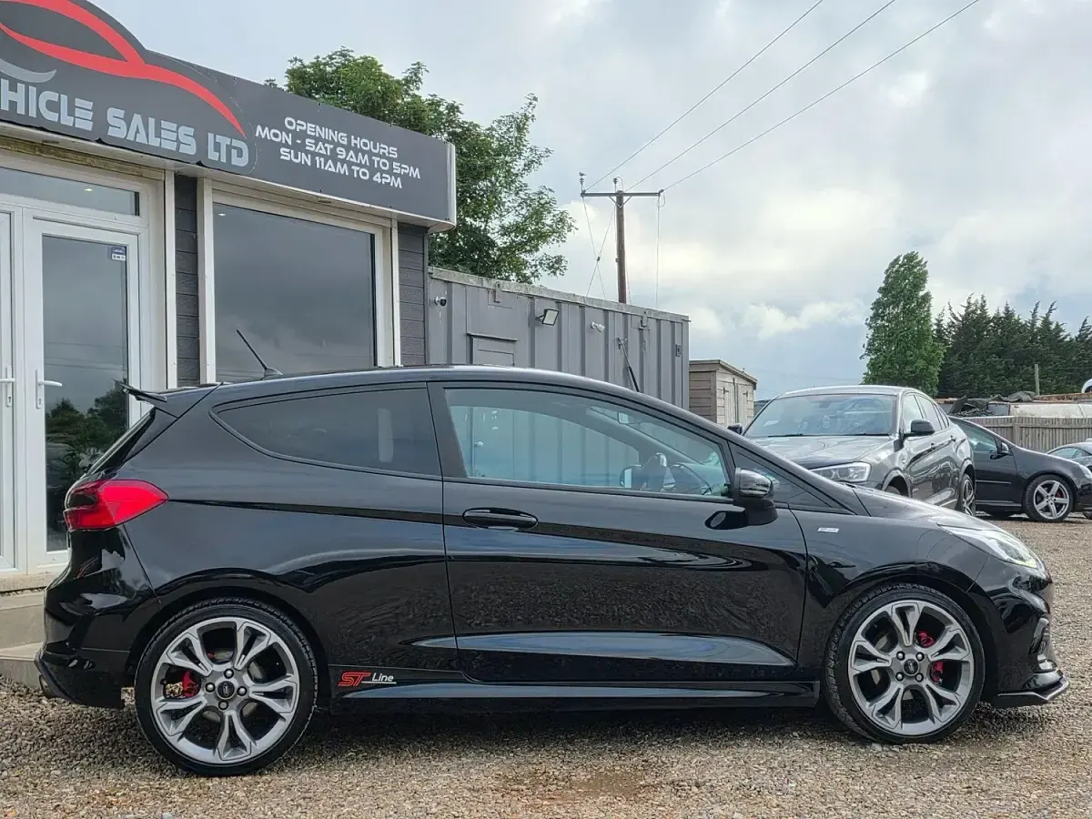 Used Ford Fiesta ST-Line 140 HP (102 kW) 2018 Black Hatchback