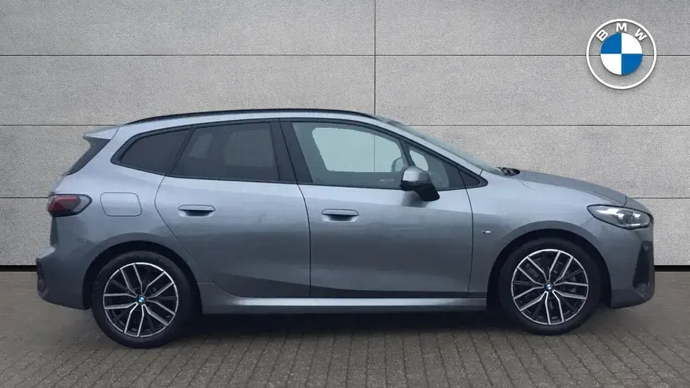 Usado BMW 223 Active Tourer M Sport 215 HP (158 kW) 2022 Cinzento Monovolume