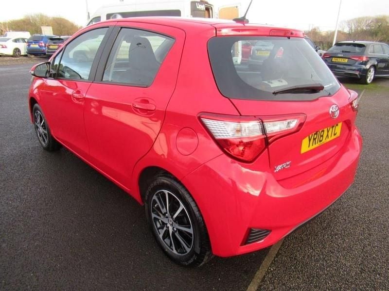 Used Toyota Yaris 111 HP (81 kW) 2018 Red Hatchback