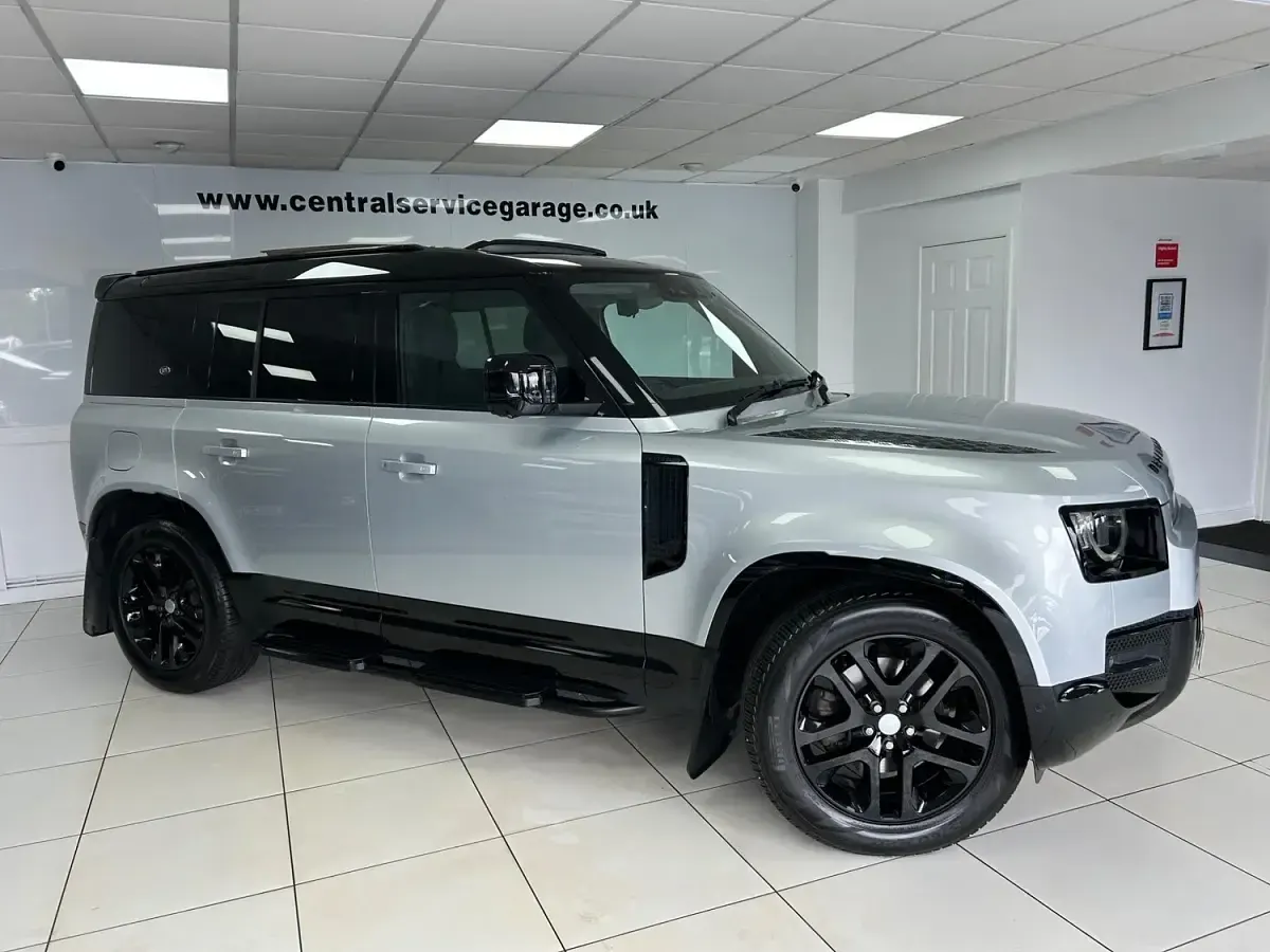 Used Land Rover Defender S 245 HP (180 kW) 2022 Silver SUV