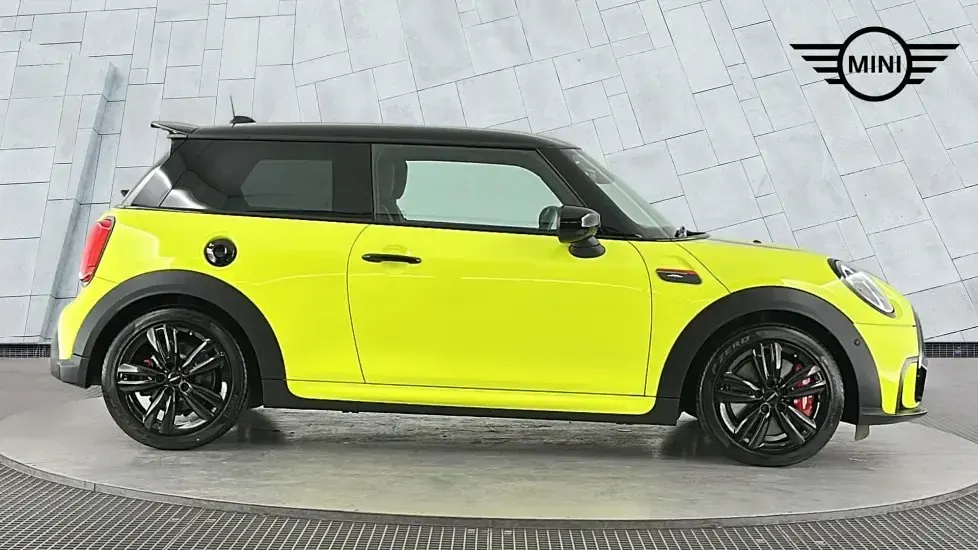 Used Mini John Cooper Works Hatch 228 HP (167 kW) 2022 Yellow Hatchback