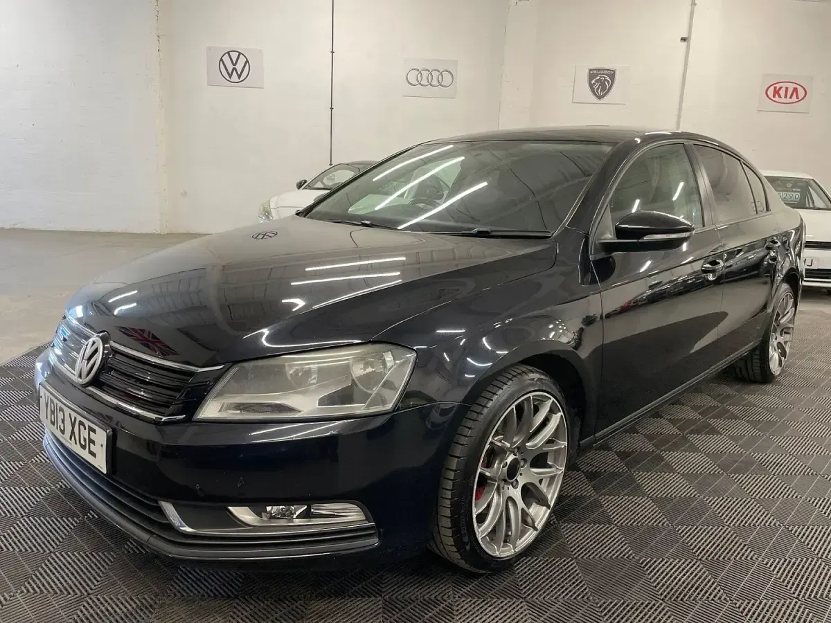 Used VW Passat 2013 Black Sedan