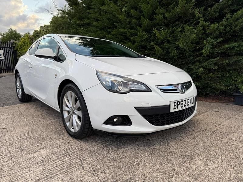 White Used 2013 Vauxhall Astra GTC SRi Hatchback | £4,004 (Fair price) - Image 1/4