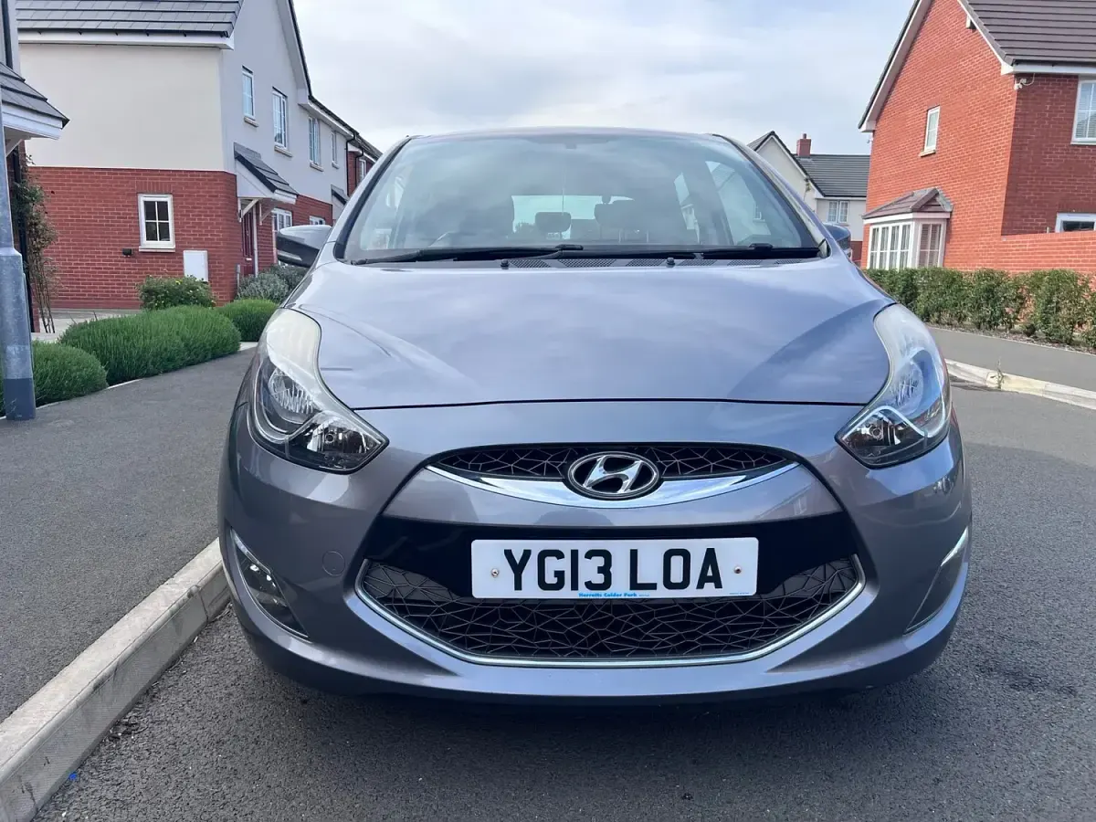 Used Hyundai ix20 Style 90 HP (66 kW) 2013 Grey Hatchback