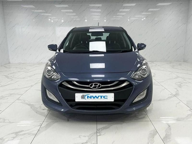Used Hyundai i30 Premium 110 HP (80 kW) 2013 Blue Hatchback