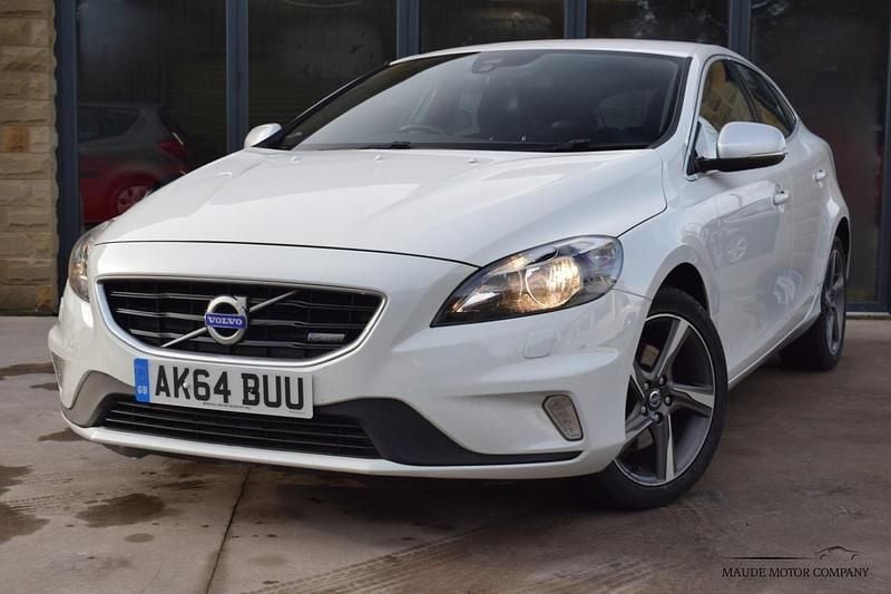 White Used 2014 Volvo V40 R-Design Hatchback | £7,995 (Fair price) - Image 1/4
