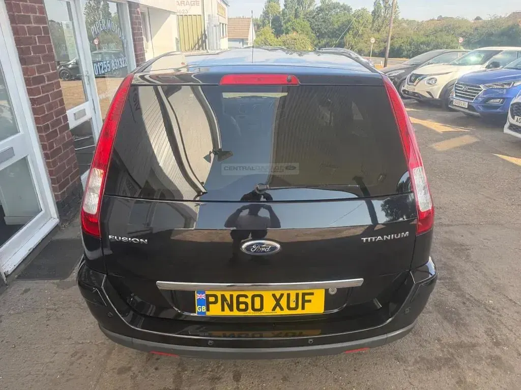Used Ford Fusion Titanium 101 HP (74 kW) 2011 Black Hatchback
