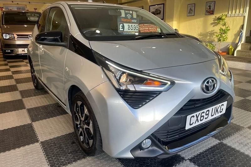 Used Toyota Aygo Trend 72 HP (52 kW) 2019 Silver Hatchback