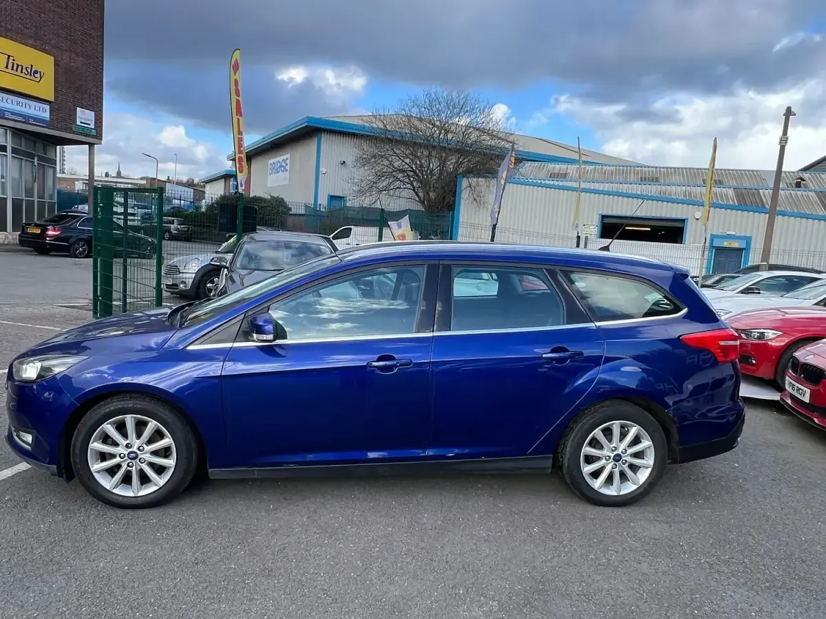 Used Ford Focus Titanium 125 HP (91 kW) 2016 Blue Estate