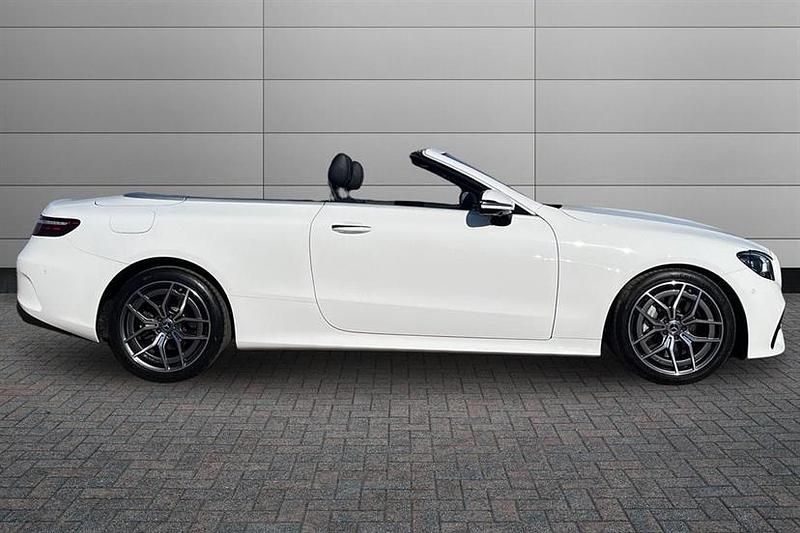 Used Mercedes E300 AMG Line Premium 258 HP (189 kW) 2023 Polar white Cabriolet