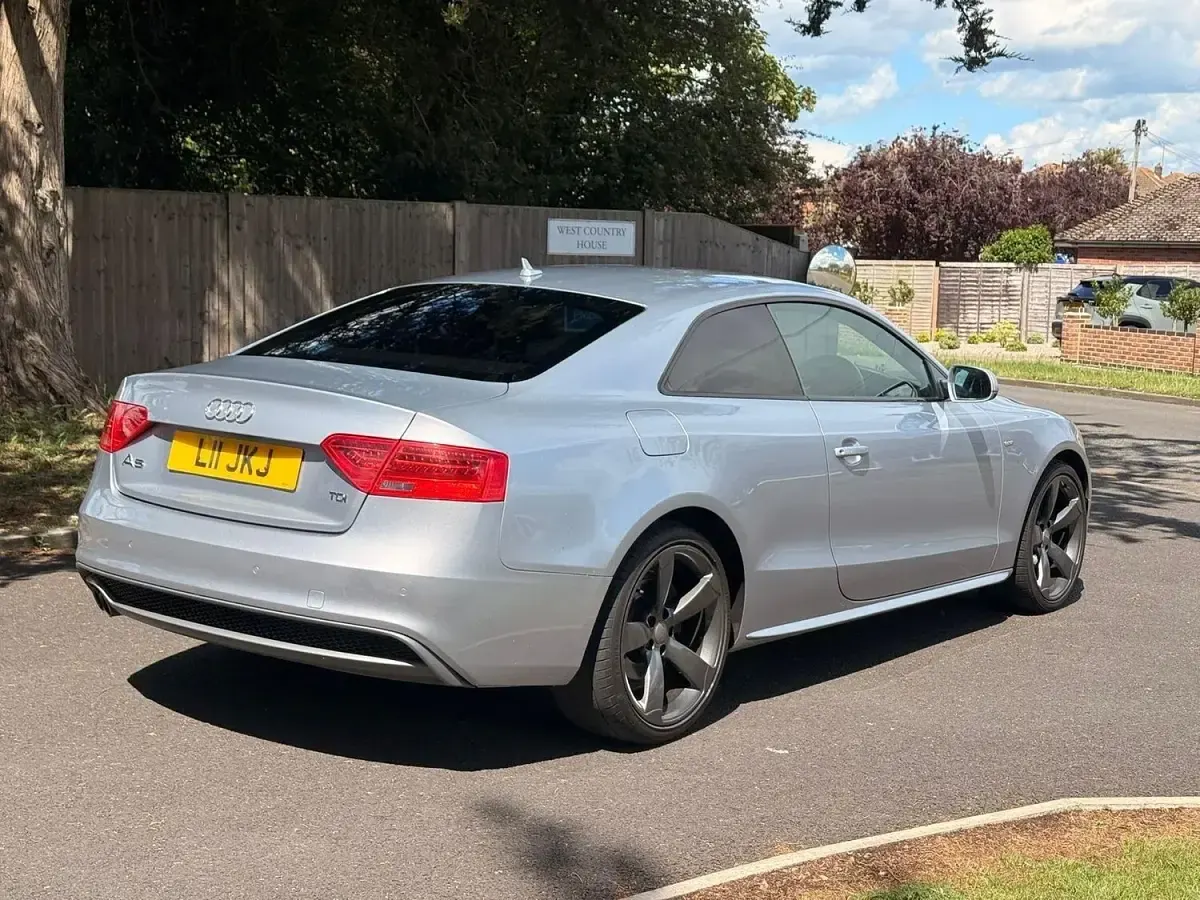 Used Audi A5 Black Edition 177 HP (130 kW) 2014 Silver Coupe