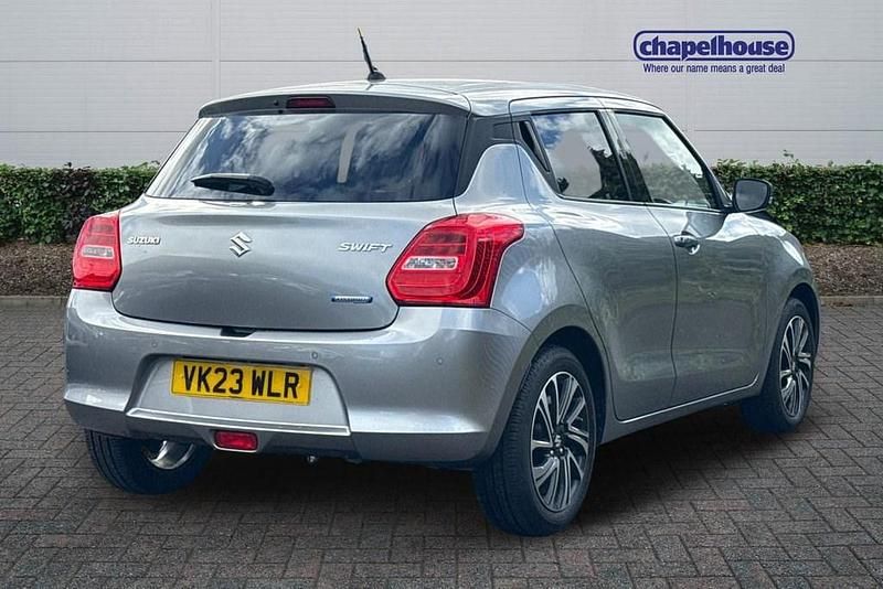 Używany Suzuki Swift SZ5 83 KM (61 kW) 2023 Srebrny Hatchback