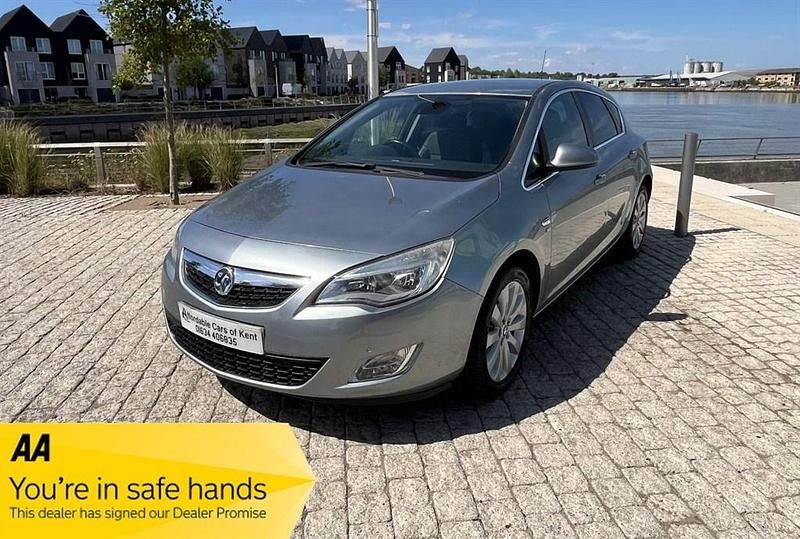 Silver Used 2010 Vauxhall Astra Hatchback | £3,995 (Fair price) - Image 1/4