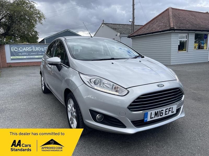 Silver Used 2016 Ford Fiesta Zetec Hatchback | £7,425 (A bit pricey) - Image 1/4