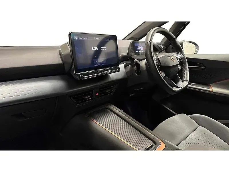 Begagnad Cupra Born e-Boost 169 kW (230 HK) 2022 Grå Halvkombi