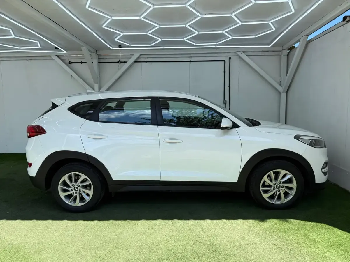 Used Hyundai Tucson SE 2017 White SUV