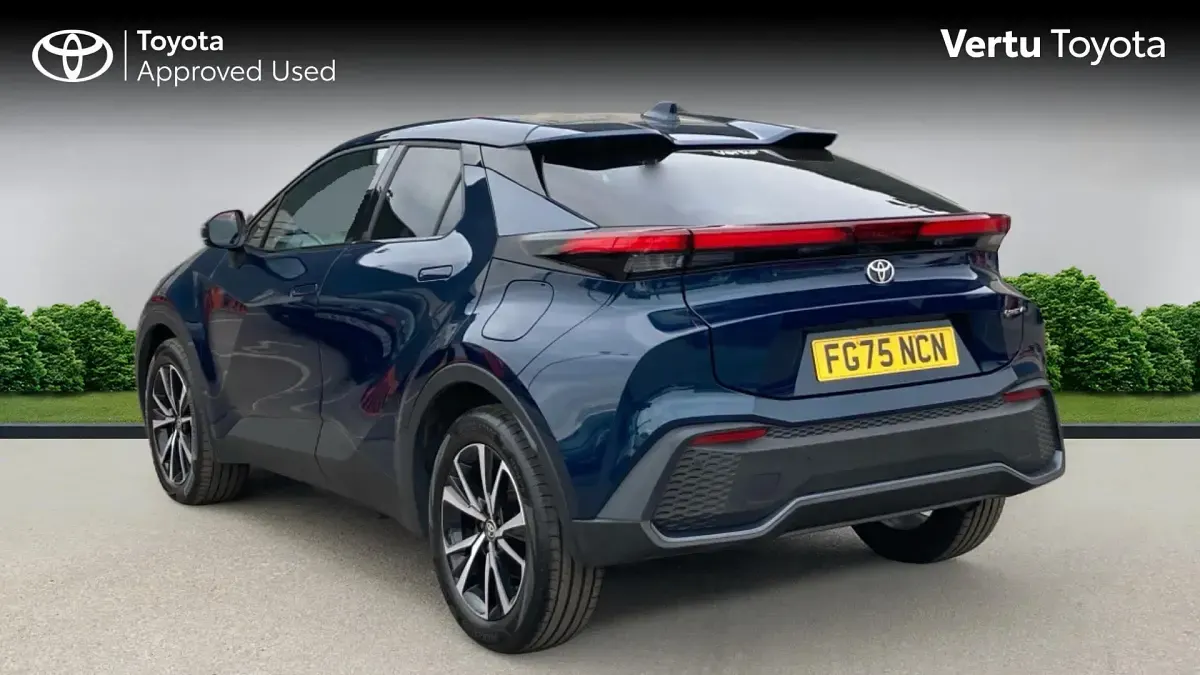 Used Toyota C-HR Design 223 HP (164 kW) 2025 Midnight teal (metallic paint) SUV