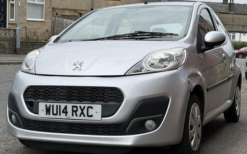 Second-hand Peugeot 107 Active 68 CP (50 kW) 2014 Argintiu Hatchback