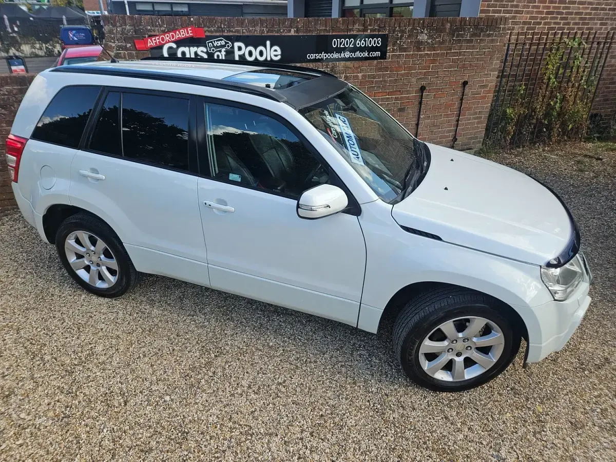 Used Suzuki Grand Vitara SZ5 166 HP (122 kW) 2010 White SUV