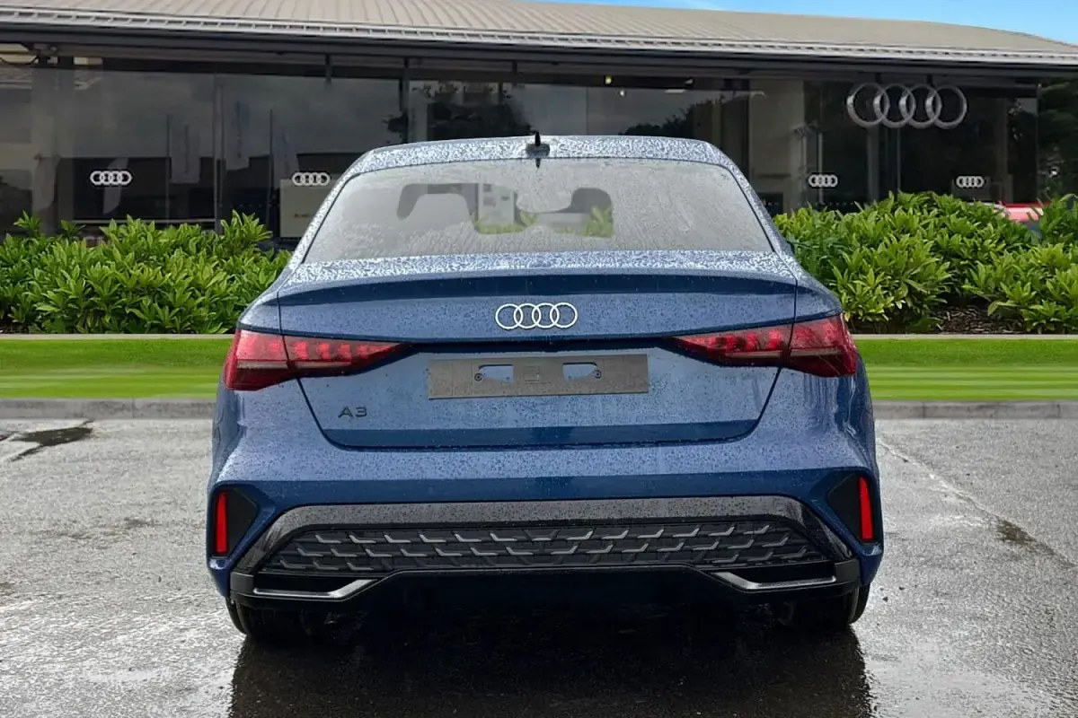Ny Audi A3 S-Line 2026 Blå Sedan