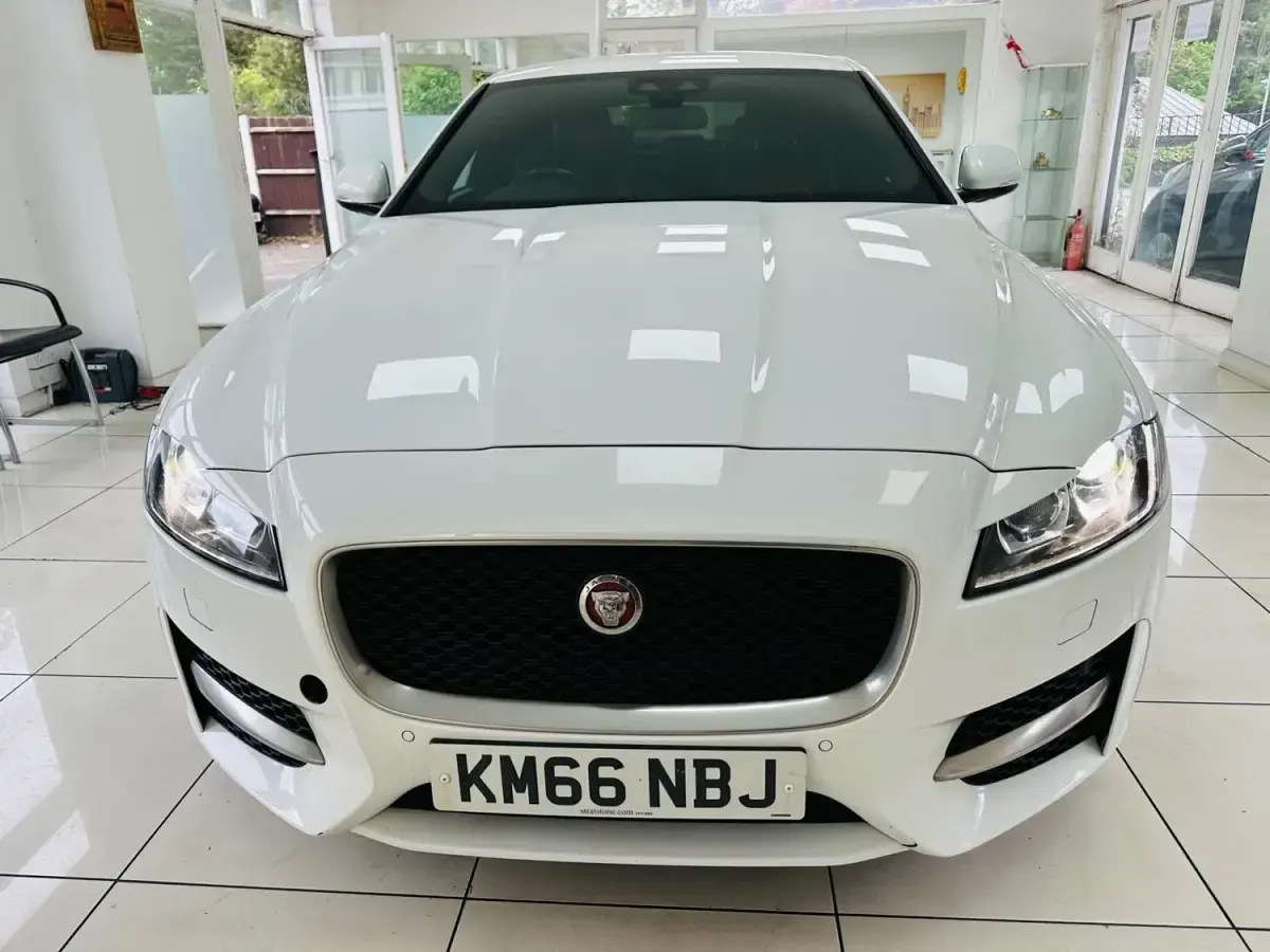 Gebraucht Jaguar XF R-Sport 2017 Weiß Limousine