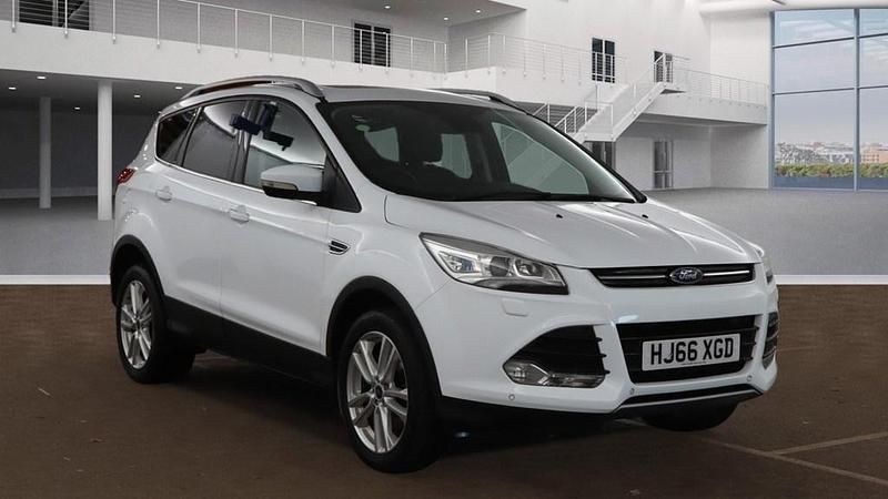 Frozen white Used 2016 Ford Kuga Titanium X SUV | £9,275 (Fair price) - Image 1/4