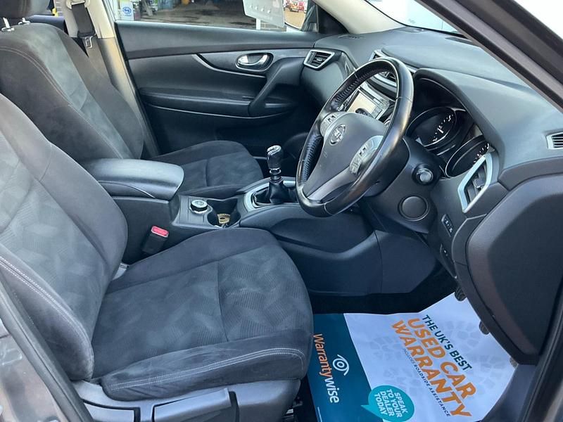 Used Nissan X-Trail N-Vision 130 HP (95 kW) 2017 Grey SUV