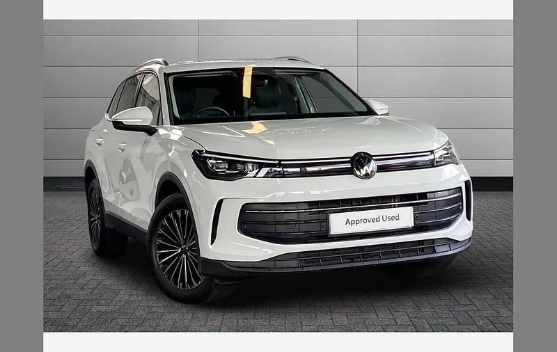 White Used 2024 VW Tiguan Match SUV | £30,450 (A bit pricey) - Image 1/3