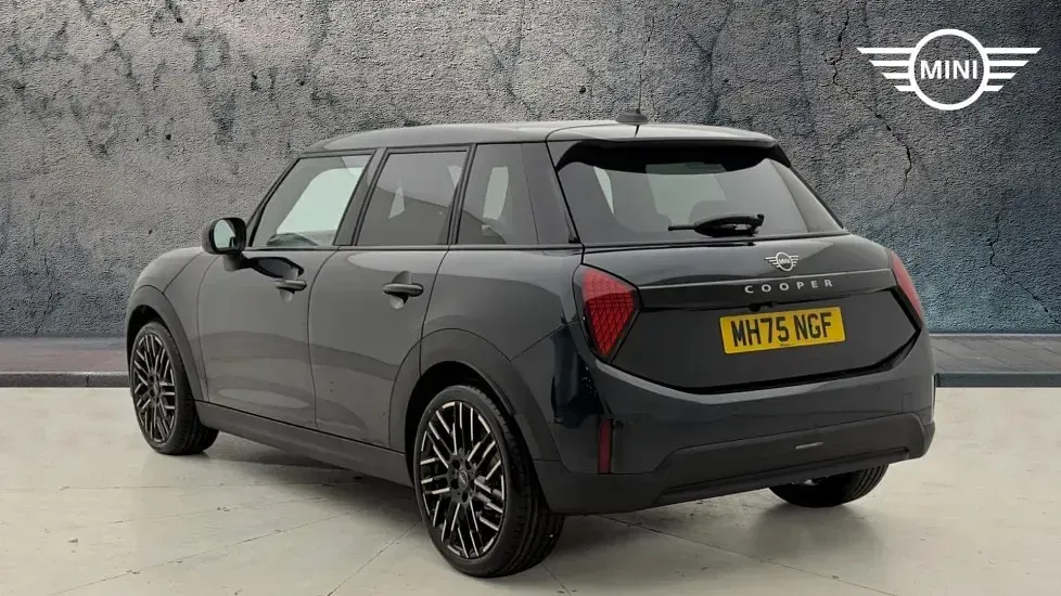 Used Mini Cooper Hatch 113 kW (154 HP) 2026 Grey Hatchback