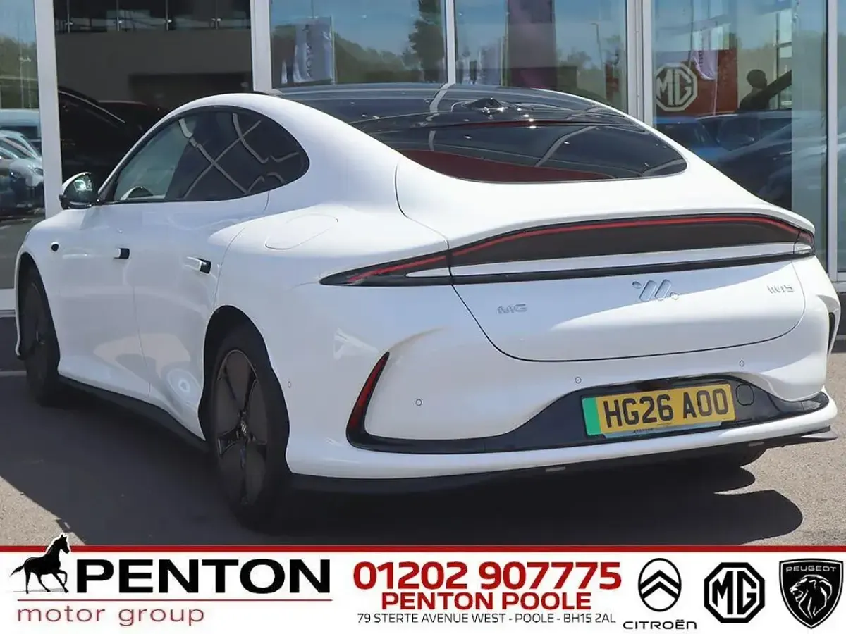 New MG IM5 300 kW (408 HP) 2026 White Hatchback