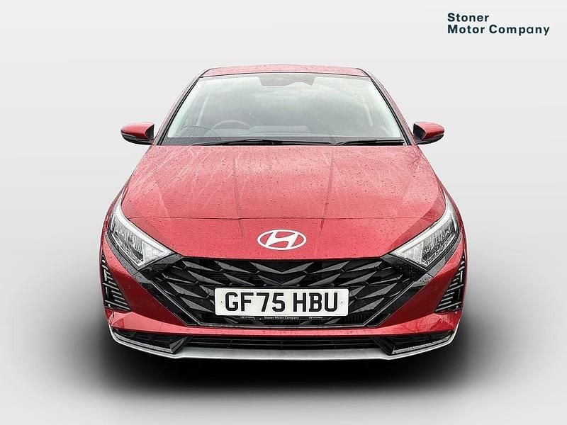 Używany Hyundai i20 Premium 101 KM (74 kW) 2025 Czerwony Hatchback