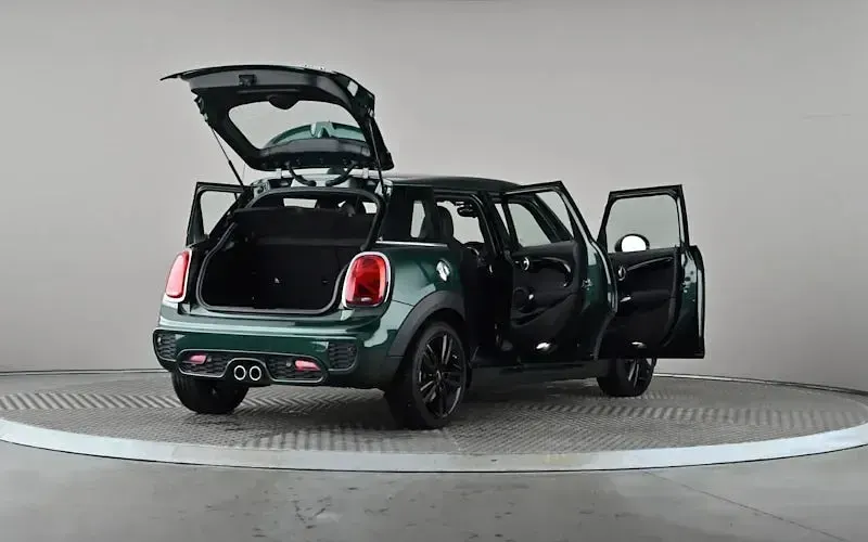 Used Mini Cooper S Comfort 192 HP (141 kW) 2019 Green Hatchback