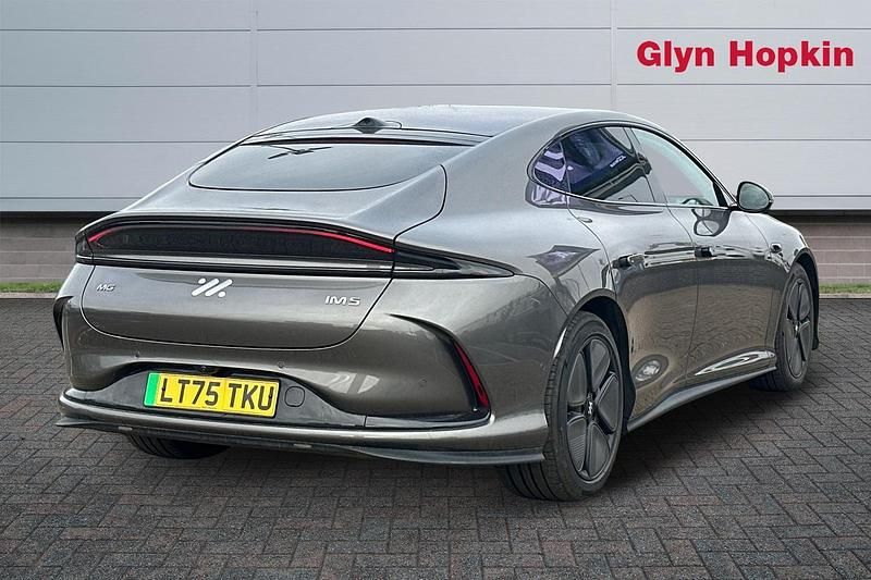 Usado MG IM5 216 kW (295 HP) 2025 Prateado Citadino