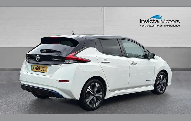 Used Nissan Leaf Tekna 108 kW (147 HP) 2019 White Hatchback