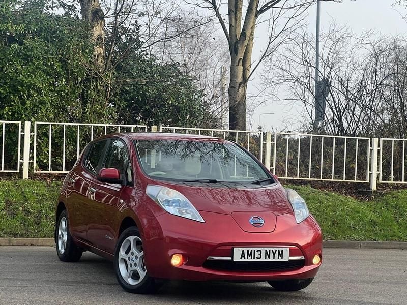 Used Nissan Leaf 80 kW (109 HP) 2013 Red Hatchback