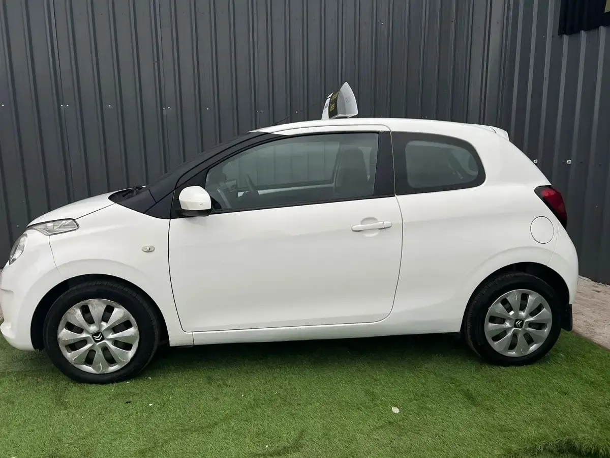 Usado Citroën C1 Feel 68 HP (50 kW) 2016 Branco Citadino