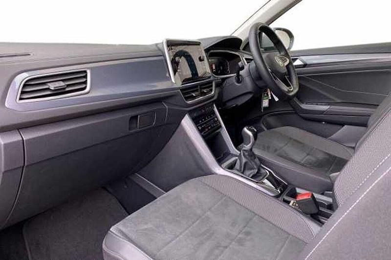 Used VW T-Roc Style 150 HP (110 kW) 2025 Pyrite silver SUV