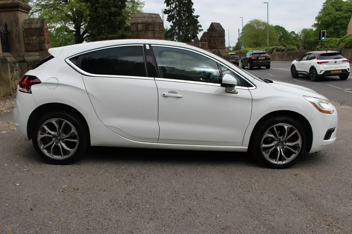 Usado Citroën DS4 115 CV (84 kW) 2011 Blanco Utilitario