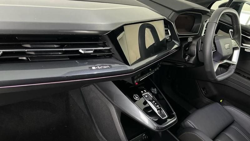 Used Audi Q4 e-tron Black Edition 210 kW (286 HP) 2025 SUV