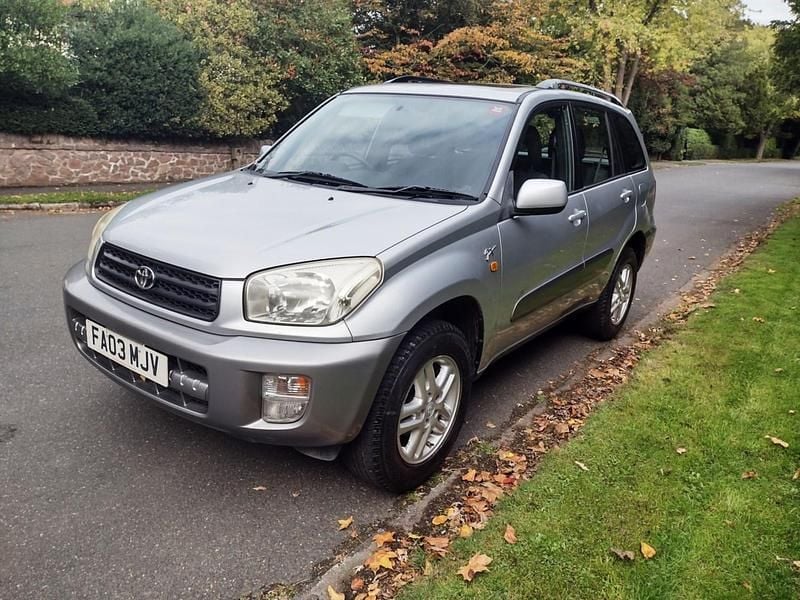 Used Toyota RAV4 147 HP (108 kW) 2003 Silver SUV