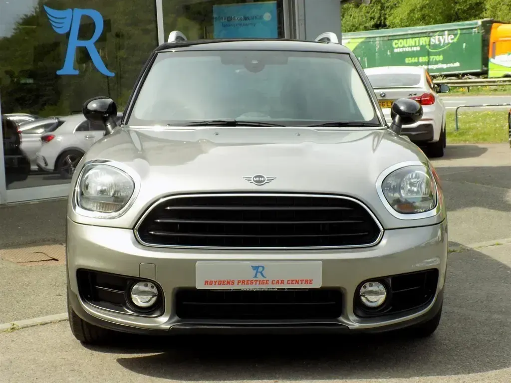 Usado Mini Cooper Classic 2019 Plateado Utilitario