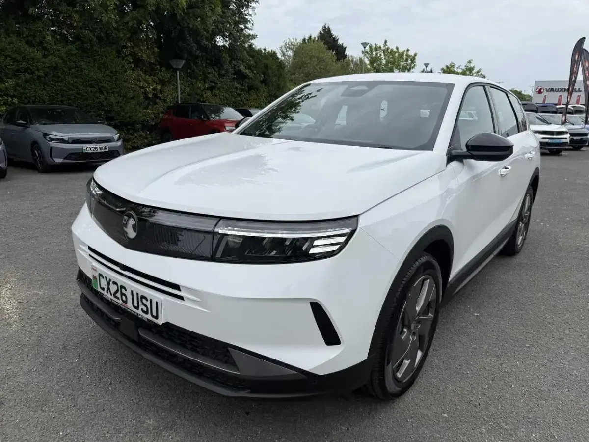 Neu Vauxhall Grandland X Design Edition 134 PS (98 kW) 2026 Weiß SUV
